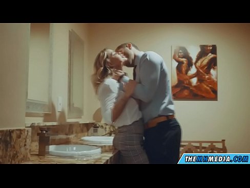 ❤️ Том биетэй шаргал үст таныг нийтийн бие засах газар уруу татах үед ❤❌ Гэрийн порно манайд mn.8kpornvids.ru ﹏